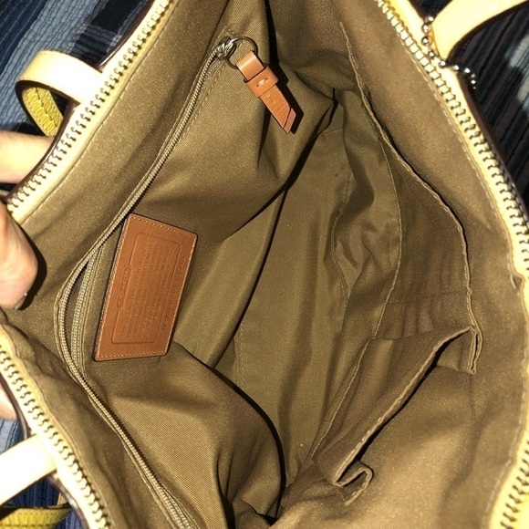 Signature stripe coach tote - Picture 8 of 9